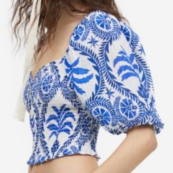 H&M blue patterned puff sleeve smocked sweetheart neckline top size medium - Picture 13 of 14